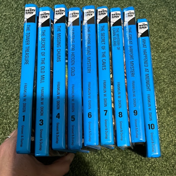 Hardy boys books - Picture 1 of 2